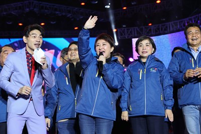 盧市長與民眾倒數跨年