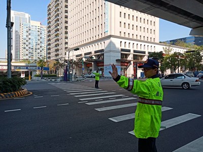 春節連假期間，台中市政府警察局將適時派遣員警及義交於以上重點路段加強指揮疏導