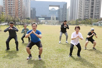 盧市長跳甩肉收心操