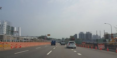 台74線中清地下道設圍籬施工中