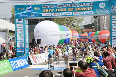 國際自由車環台公路大賽台三線登場 客家特色啦啦隊輪番助陣