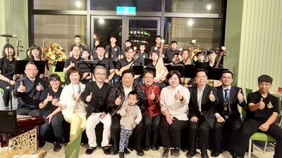 餐廳業者愛心招待弱勢兒少 社會局長出席提前共度兒童節