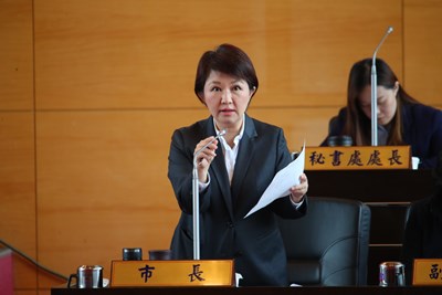 盧市長議會備詢