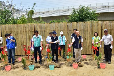 中市府推動植樹計畫 落實市民減碳意識