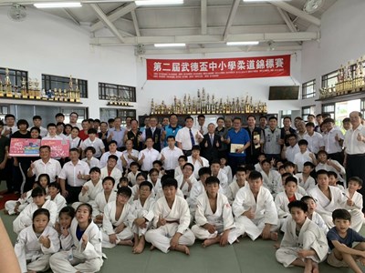 武德盃中小學柔道錦標賽登場  破百選手參賽