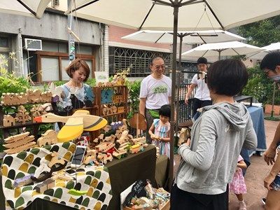 首場「蹓蹓市集 66 bazaar」繽紛登場
