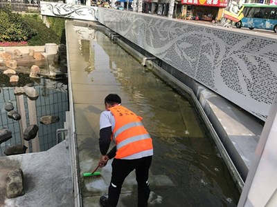 清潔人員盡職守護河川