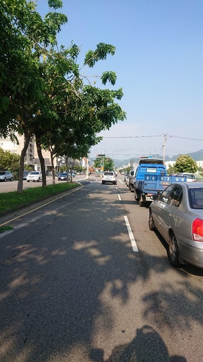 豐原大道路口增設左彎避車道