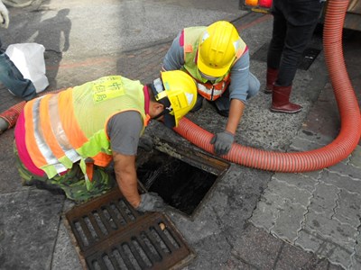 清潔隊員清溝1