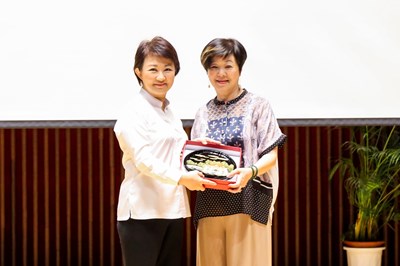 中市府攜手台積電慈善基金會談公益 盧市長盼市府同仁不斷進修找回工作初衷