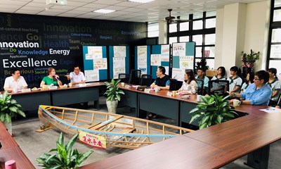 評審們與學生交流