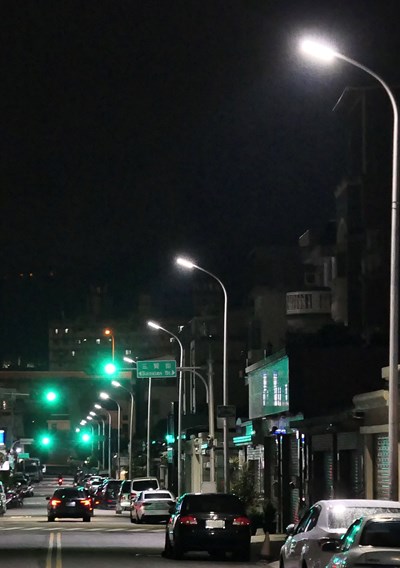 今年已將388盞路燈汰換LED燈具
