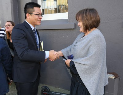 主席Catherine Fitzgerald親自接待