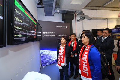 盧市長訪阿姆斯特丹創新體育場借鏡綠能概念