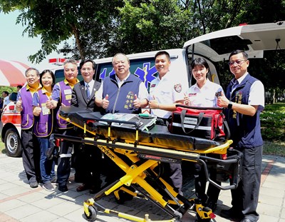 同濟會挺消防！ 捐贈救護車添救命利器