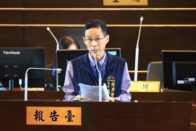 市府經濟發展局長張峯源進行「台中購物節檢討」專案報告