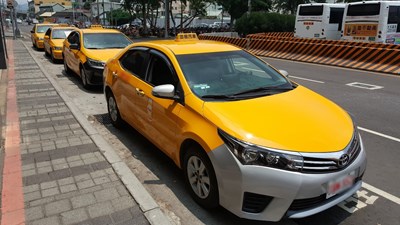 鼓勵運將家庭「愛讀冊」！ 中市計程車客運業駕駛子女獎學金開放申請