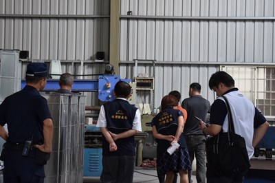 市府啟動「快速打擊」機制，針對違章工廠即刻稽查開罰、最重停工