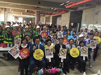 中市首推無菸檳工地  醫前進做口腔癌篩檢