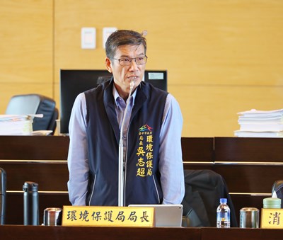 環保局長吳志超說明外埔綠能生態園區營運及生廚餘收運現況