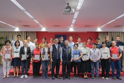 「陽光政治、效能政府」最佳代言人　中市府表揚廉潔楷模