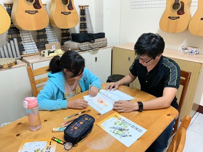 用愛陪伴！中市府號召大專青年加入伴讀志工行列