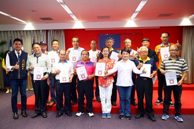 中市府頒獎表揚優良計程車駕駛人