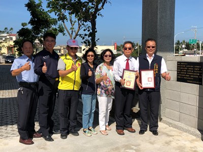 消防局長曾進財代表受贈，並頒贈感謝狀，感謝臺久企業對消防工作的支持。