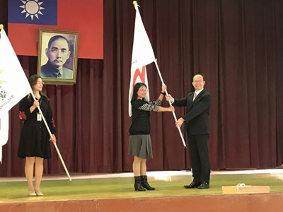 中市語文競賽代表隊進軍全國  教育局授旗盼再創佳績