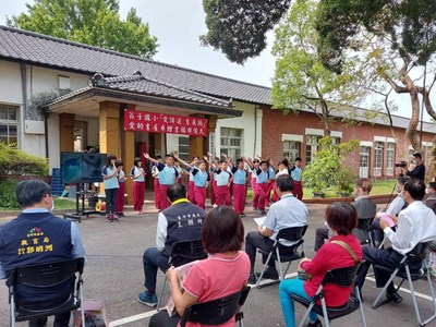 翁子國小愛的書庫贈書感謝儀式