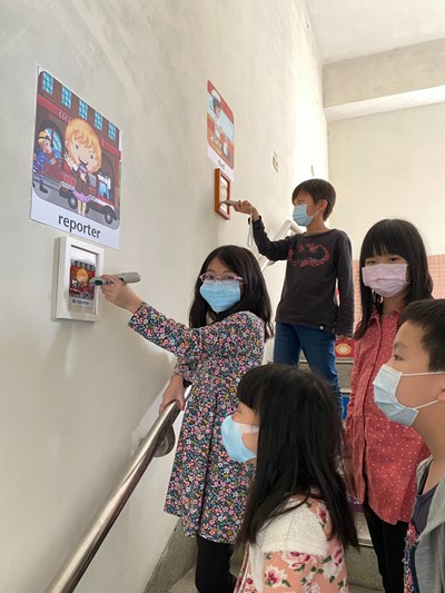 學生學習更EASY！　中市上石國小首創英語有聲廊道