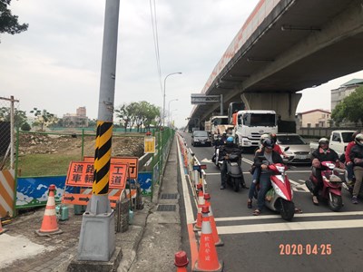 豐原大道一段北向橋下車道現況，4月30日起封閉