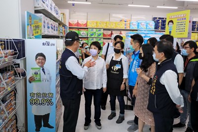 五一連假防疫不休假 盧市長視察賣場管制措施