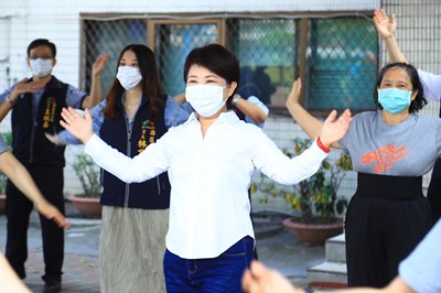 校園假日首解封  盧市長陪民眾運動