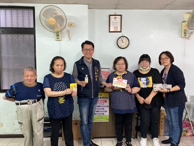 勞工局長慰問按摩工會工作人員