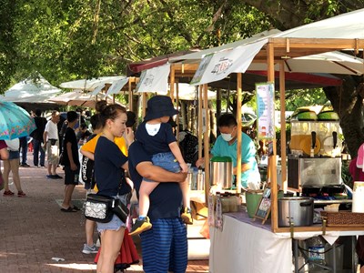 台中市政府客委會自7月5日起至今(19)日連續三個周末，在東勢客家文化園區舉辦「109年客家嘉年華-假日市集」