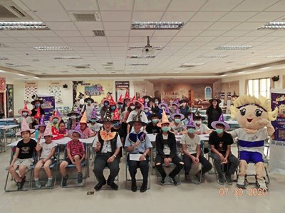 廉潔魔法列車開到大里  邀育幼院孩子體驗魔幻印刷