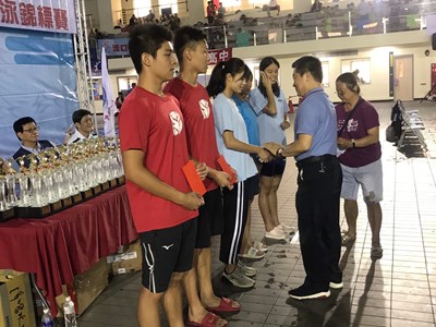 市長盃游泳錦標賽登場 近千名選手競泳