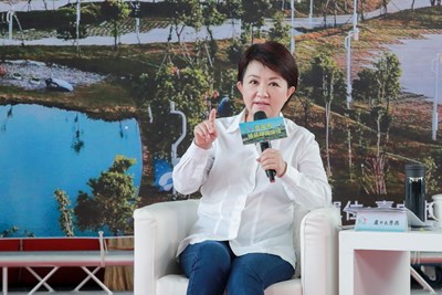 盧市長分享市府減碳降溫策略與成果