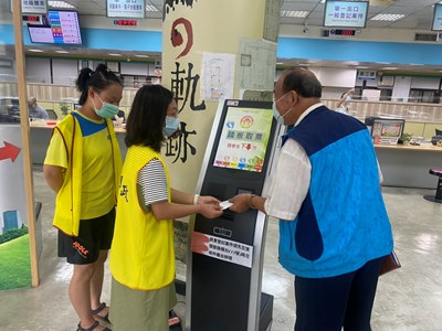 大里地政招募青年志工  服務地方獲肯定