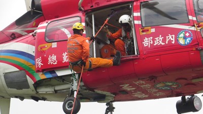中市消防人員立體救災培訓 強化空中搜救能力