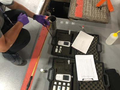 消毒放流池pH及電導度檢查