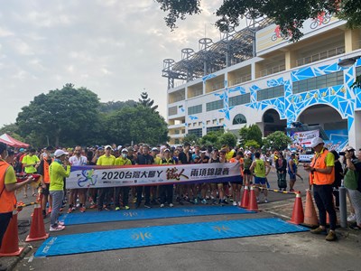 逾400人熱情較勁