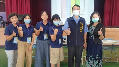 教育局副局長方炳坤今日到場為參賽者加油打氣