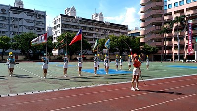 台中雙十國慶精采可期 中女中樂儀隊迎旗演出