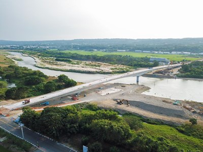 中市府首獲金安獎「優等」肯定  烏日溪尾大橋延伸段工程奪「雙金」