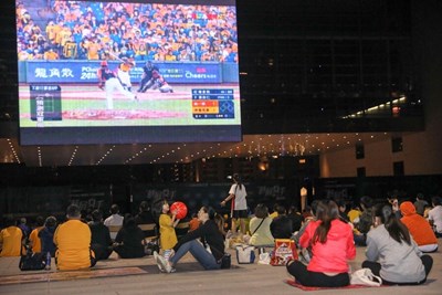 中信兄弟今晚Ｇ3戰 中市府前廣場直播加油