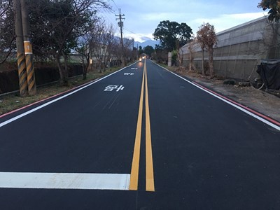 新社花海周邊1.86公里道路燙平