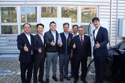 中市首座開放型電動汽車快充站在南屯