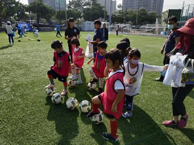 台中女足節今登場  百位女童太原球場超萌開踢